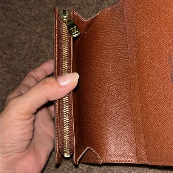 Authentic Louis Vuitton Brown Monogram Wallet in Good Pre-loved Condition - Picture 6 of 7